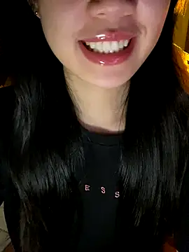 Snapshot of minmin2kk5 chatting on 3, 11, 2025 minmin2kk5 online show from 3, 11, 2025