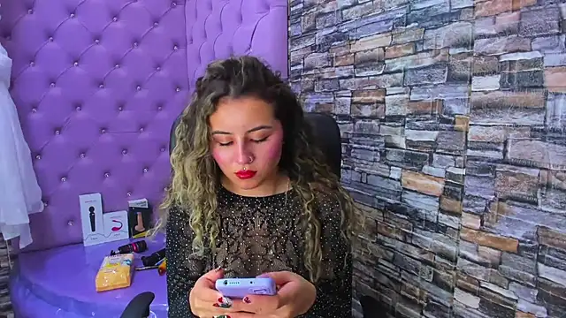 Snapshot of celeste_blue69 chatting on 8, 1, 2025 celeste blue69 online show from 8, 1, 2025