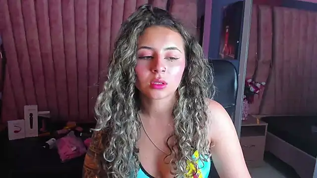 Snapshot of celeste_blue69 chatting on 8, 2, 2025 celeste blue69 online show from 8, 2, 2025