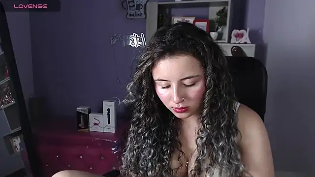 Snapshot of celeste_blue69 chatting on 21, 2, 2025 celeste blue69 online show from 21, 2, 2025