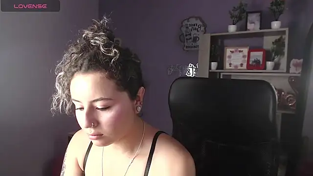 Snapshot of celeste_blue69 chatting on 2, 3, 2025 celeste blue69 online show from 2, 3, 2025