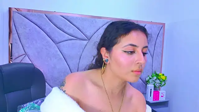 Snapshot of celeste_blue69 chatting on 14, 12, 2025 celeste blue69 online show from 14, 12, 2025