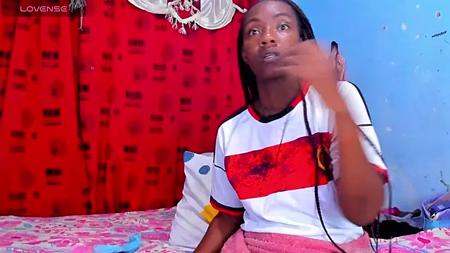 Snapshot of Sandyhamilttoon chatting on 15, 11, 2025 Sandyhamilttoon online show from 15, 11, 2025