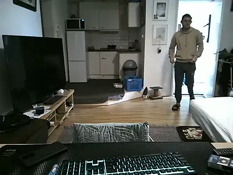 Snapshot of mihaimichael chatting on 27, 3, 2026 mihaimichael online show from 27, 3, 2026