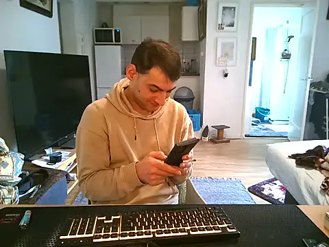 Snapshot of mihaimichael chatting on 28, 3, 2026 mihaimichael online show from 28, 3, 2026