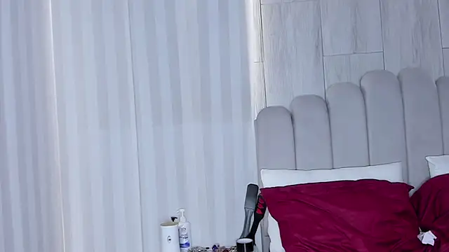 Snapshot of mileyerikson chatting on 4, 10, 2025 mileyerikson online show from 4, 10, 2025