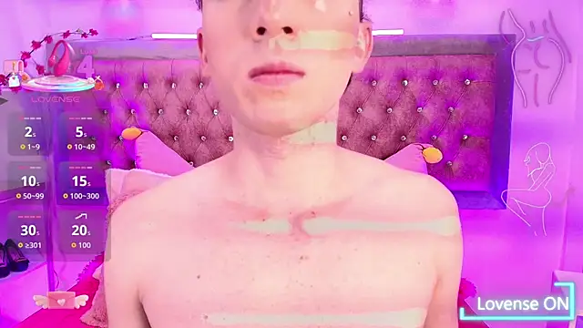 Tayzon Foxxx online show from 4, 10, 2025