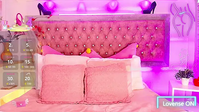 Tayzon Foxxx online show from 10, 11, 2025