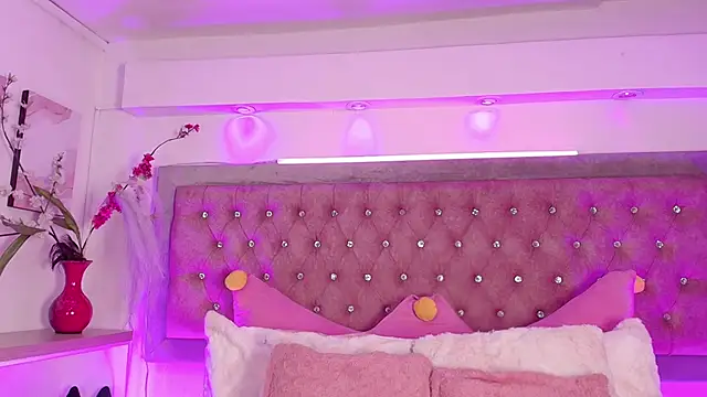 Tayzon Foxxx online show from 25, 11, 2025