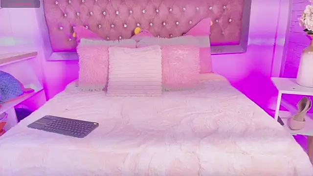 Tayzon Foxxx online show from 3, 3, 2026