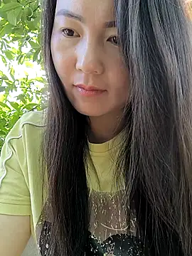 Snapshot of Sweetlove_77 chatting on 13, 10, 2025 Sweetlove 77 online show from 13, 10, 2025