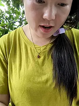 Snapshot of Sweetlove_77 chatting on 14, 10, 2025 Sweetlove 77 online show from 14, 10, 2025