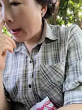 Snapshot of Sweetlove_77 chatting on 15, 10, 2025 Sweetlove 77 online show from 15, 10, 2025