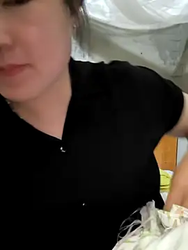 Snapshot of Sweetlove_77 chatting on 20, 10, 2025 Sweetlove 77 online show from 20, 10, 2025