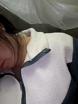 Snapshot of Sweetlove_77 chatting on 24, 10, 2025 Sweetlove 77 online show from 24, 10, 2025