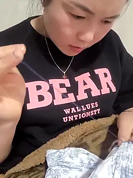 Snapshot of Sweetlove_77 chatting on 20, 11, 2025 Sweetlove 77 online show from 20, 11, 2025