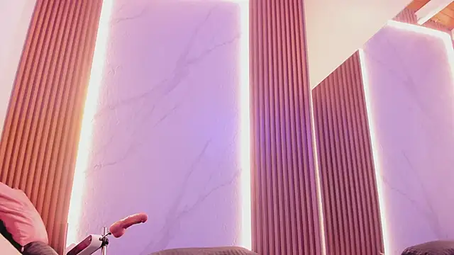 juicy led  online show from 5, 3, 2025