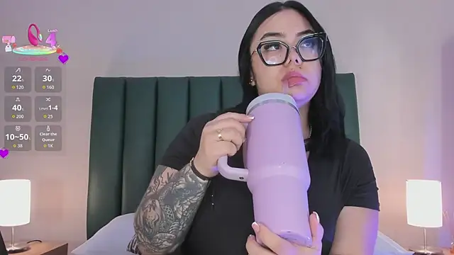 juicy led  online show from 16, 7, 2026