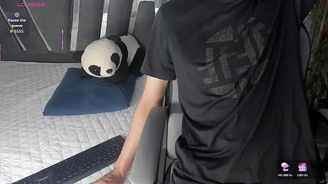 Snapshot of Black_Rose2 chatting on 25, 10, 2025 Black Rose2 online show from 25, 10, 2025