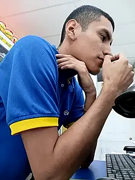 Rogersmit2 online show from 5, 4, 2026