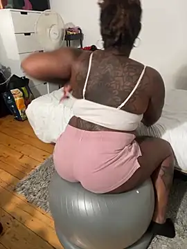 Goddess Nafeesha online show from 6, 10, 2025