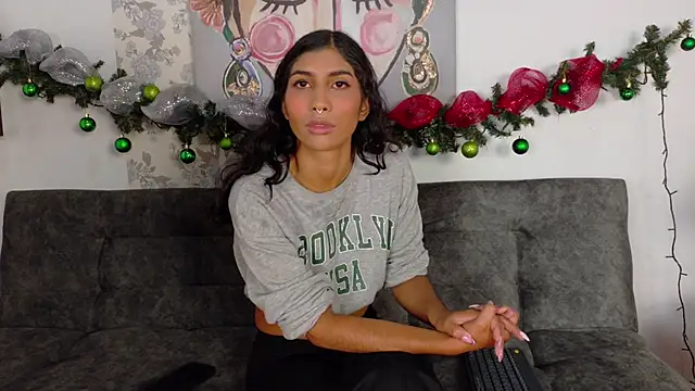 Snapshot of taty_miller chatting on 27, 11, 2025 taty miller online show from 27, 11, 2025