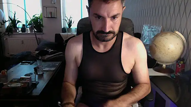 Snapshot of tomz0819 chatting on 6, 7, 2026 tomz0819 online show from 6, 7, 2026