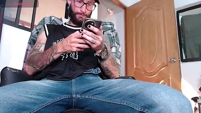 Snapshot of ren_stipee chatting on 9, 2, 2025 ren stipee online show from 9, 2, 2025