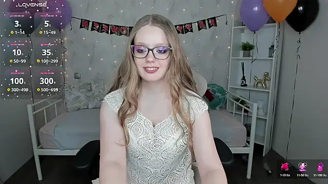 Polly  Cutie online show from 2, 11, 2025