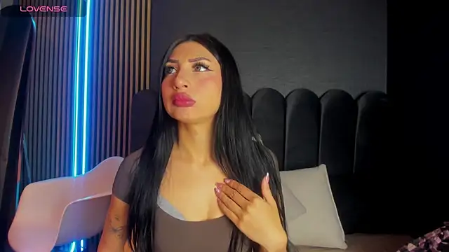 Snapshot of Nicolette_ks_ chatting on 21, 11, 2025 Nicolette ks online show from 21, 11, 2025