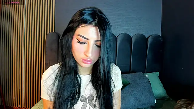 Snapshot of Nicolette_ks_ chatting on 25, 11, 2025 Nicolette ks online show from 25, 11, 2025