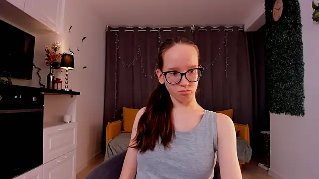 Snapshot of BettyBrowni chatting on 5, 2, 2025 BettyBrowni online show from 5, 2, 2025
