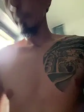 Snapshot of _kiiing_ chatting on 4, 3, 2025 kiiing online show from 4, 3, 2025