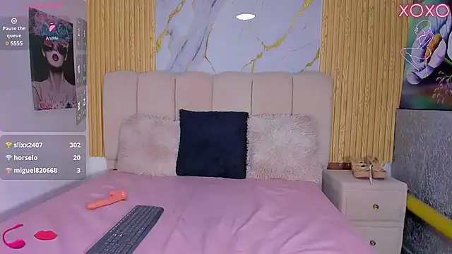 EmmyCruzZ online show from 5, 3, 2025