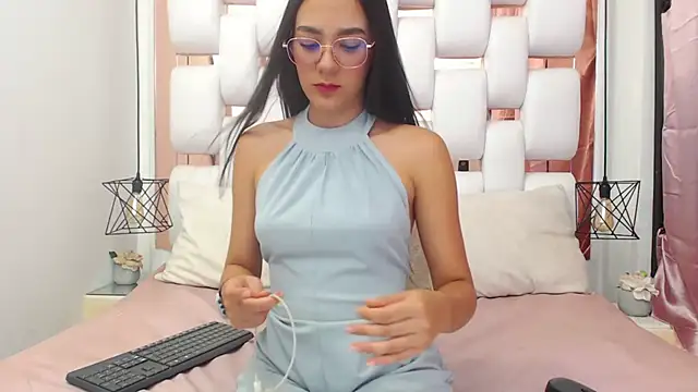 EmmyCruzZ online show from 11, 9, 2025