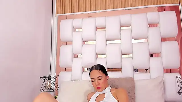 EmmyCruzZ online show from 17, 10, 2025