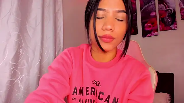 Snapshot of Alissarhys26 chatting on 19, 12, 2024 Alissarhys26 online show from 19, 12, 2024