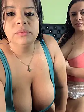 twocurvylatins online show from 23, 11, 2025