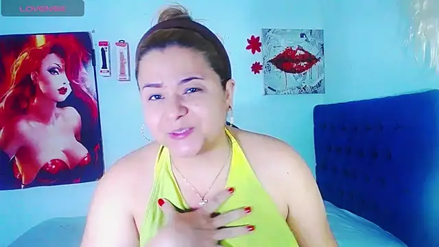 Snapshot of Charlotte_mh chatting on 12, 5, 2026 Charlotte mh online show from 12, 5, 2026