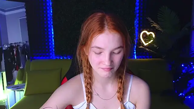 Snapshot of erikabrian chatting on 12, 12, 2024 erikabrian online show from 12, 12, 2024