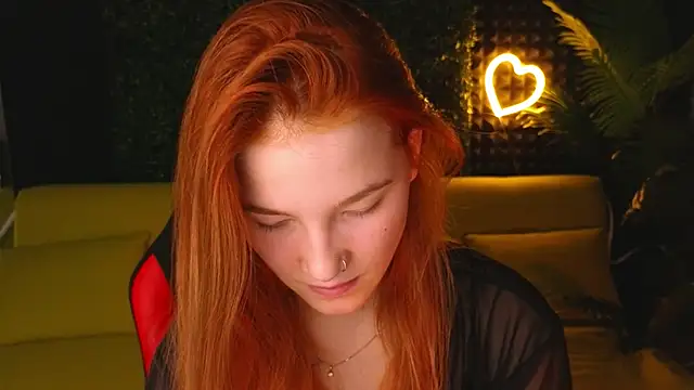 Snapshot of erikabrian chatting on 15, 12, 2024 erikabrian online show from 15, 12, 2024