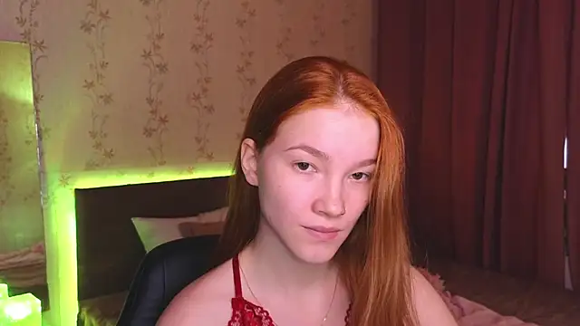 Snapshot of erikabrian chatting on 19, 12, 2024 erikabrian online show from 19, 12, 2024