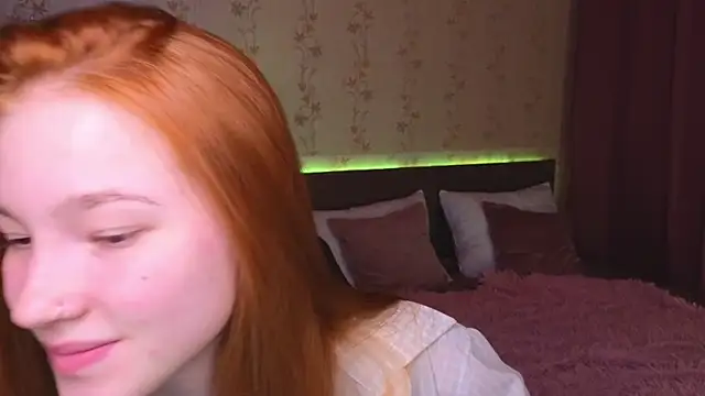 Snapshot of erikabrian chatting on 21, 12, 2024 erikabrian online show from 21, 12, 2024