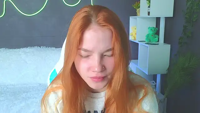 Snapshot of erikabrian chatting on 10, 9, 2025 erikabrian online show from 10, 9, 2025