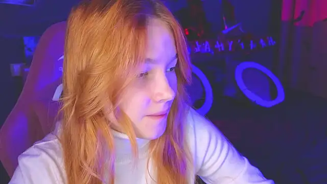 Snapshot of erikabrian chatting on 26, 10, 2025 erikabrian online show from 26, 10, 2025