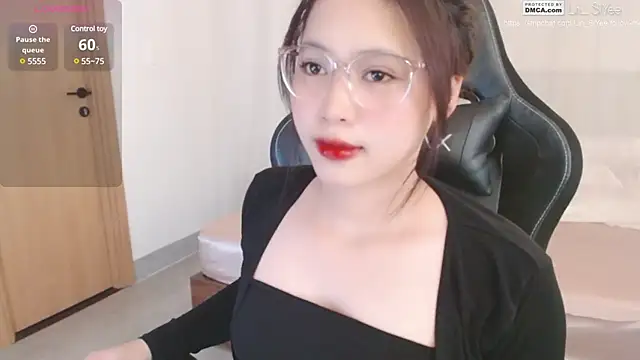 Lin SiYee online show from 13, 2, 2025