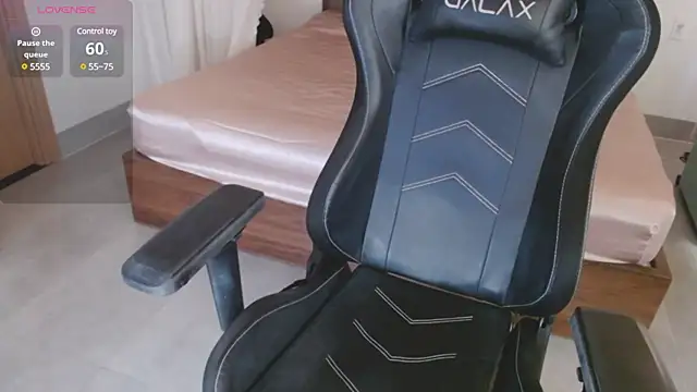 Lin SiYee online show from 10, 3, 2025