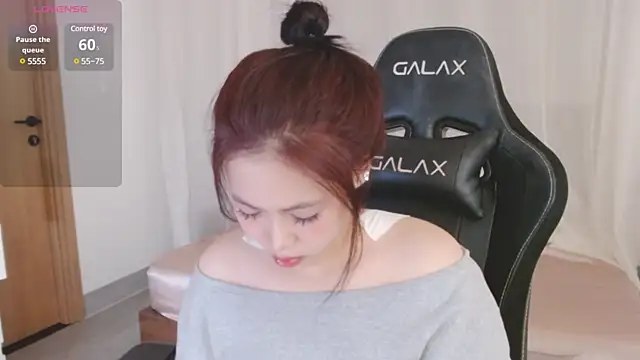 Lin SiYee online show from 12, 3, 2025