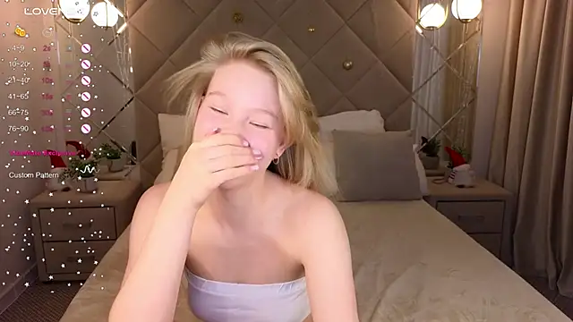 Snapshot of Sarra_Cooper chatting on 21, 1, 2025 Sarra Cooper online show from 21, 1, 2025