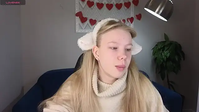 Snapshot of Sarra_Cooper chatting on 17, 2, 2025 Sarra Cooper online show from 17, 2, 2025